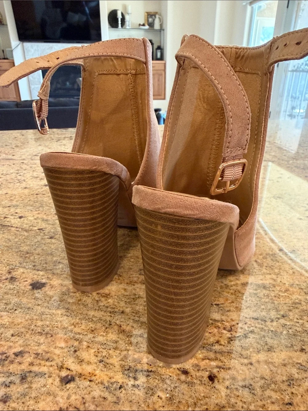 Lulus Open-Toe Suede Block Heel Sandals